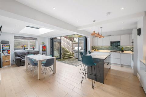 4 bedroom end of terrace house for sale, Skeena Hill, Southfields, London, SW18