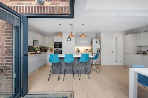 4 bedroom end of terrace house for sale, Skeena Hill, Southfields, London, SW18