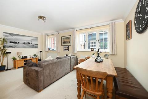 3 bedroom end of terrace house for sale, Burnhams, Rye, East Sussex TN31 7LW