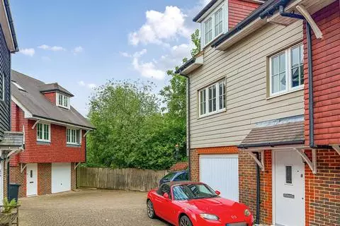 3 bedroom end of terrace house for sale – pohled 2