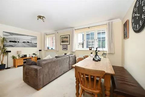 3 bedroom end of terrace house for sale – pohled 3