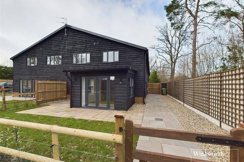 3 bedroom semi-detached house for sale, New Mill Road, Wokingham RG40