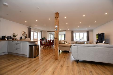 3 bedroom semi-detached house for sale, New Mill Road, Wokingham RG40