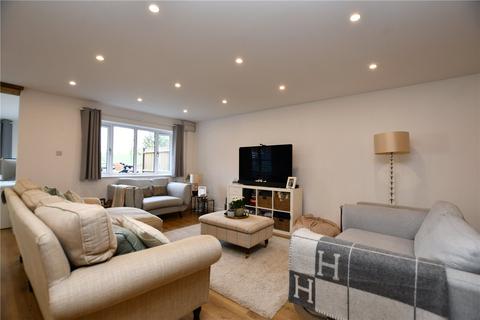 3 bedroom semi-detached house for sale, New Mill Road, Wokingham RG40