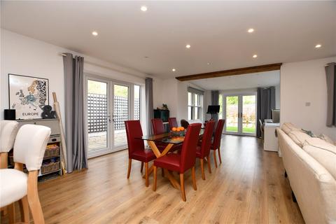 3 bedroom semi-detached house for sale, New Mill Road, Wokingham RG40