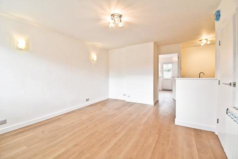 1 bedroom maisonette to rent, Willowhayne Drive, Walton-on-Thames, KT12
