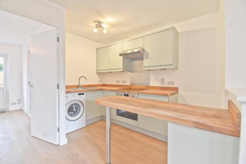 1 bedroom maisonette to rent, Willowhayne Drive, Walton-on-Thames, KT12