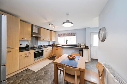 3 bedroom end of terrace house for sale, Poppy Fields Close, Matlock