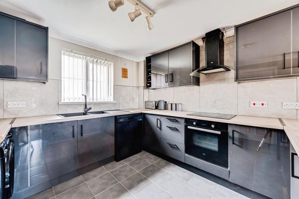Apartment in Wiltshire, Haydon Wick - More