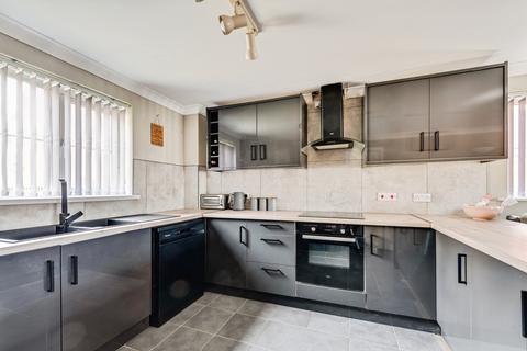 2 bedroom flat for sale, Chopin Mews, SWINDON, Wiltshire, SN25