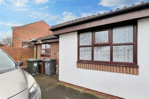 2 bedroom bungalow for sale, Ashwood Close, Forest Hall, Newcastle upon Tyne, Tyne and Wear, NE12 9PZ