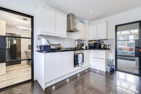 4 bedroom semi-detached house for sale, Raynel Green, Leeds, West Yorkshire, LS16