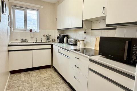 2 bedroom apartment for sale, 41 Sandby Court, Beeston, NG9 4ER