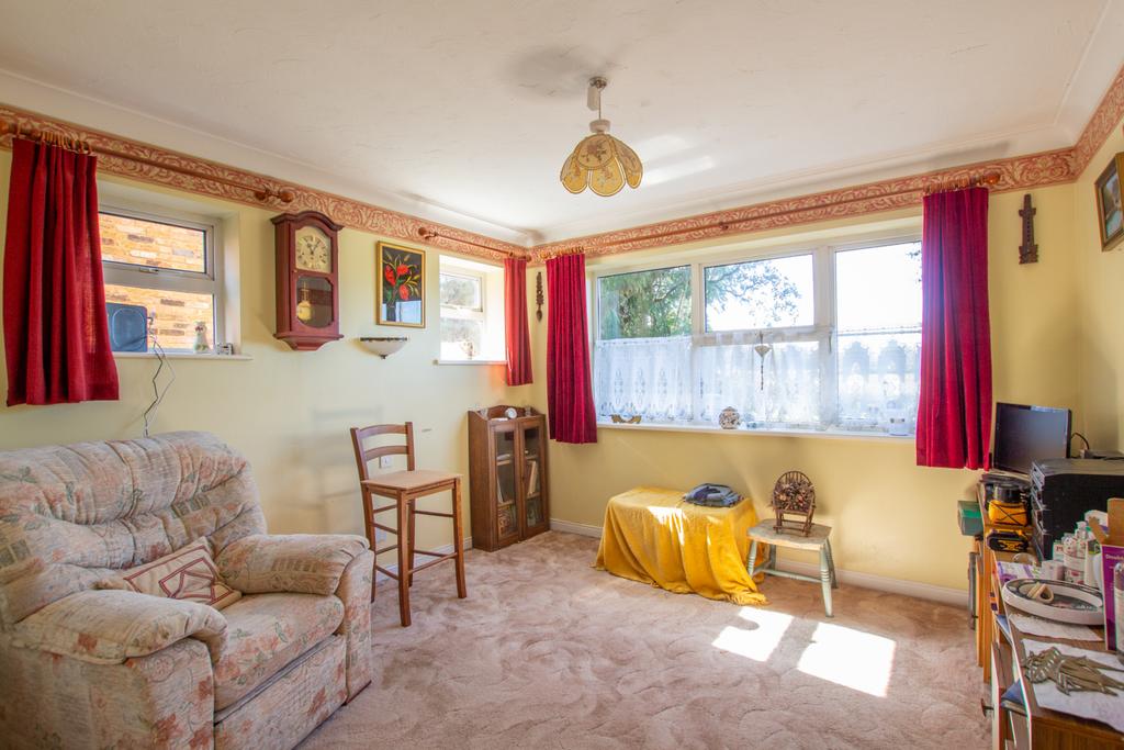 House in Purley on Thames, West Berkshire - More