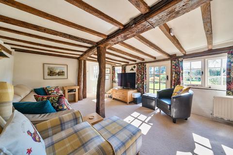 3 bedroom cottage for sale, Bridge Road, Aylesbury, HP18