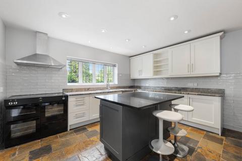 5 bedroom detached house to rent, Morella Close, Wentworth Estate, Virginia Water GU25 4AT