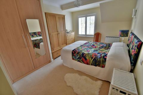 2 bedroom retirement property for sale, Ringwood Road, Ferndown, BH22