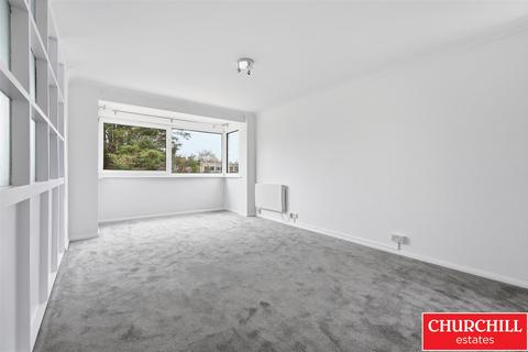 2 bedroom apartment for sale, Trent Court, New Wanstead