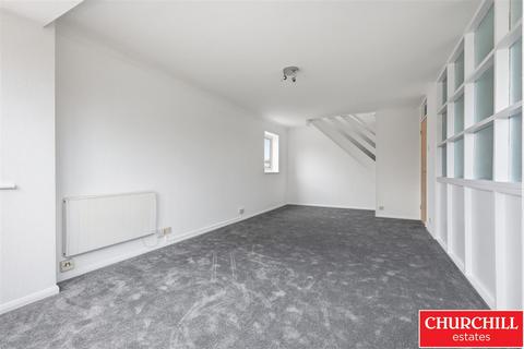 2 bedroom apartment for sale, Trent Court, New Wanstead