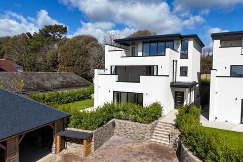 3 bedroom detached house for sale, Lymington Road, Milford on Sea, Lymington, SO41