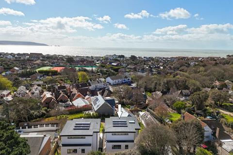 3 bedroom detached house for sale, Lymington Road, Milford on Sea, Lymington, SO41