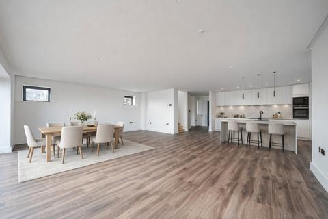 3 bedroom detached house for sale, Lymington Road, Milford on Sea, Lymington, SO41