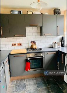 1 bedroom in a flat share to rent, Trafalgar Drive, Walton-On-Thames, KT12