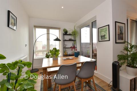 1 bedroom flat for sale, Bevan Court, London E10