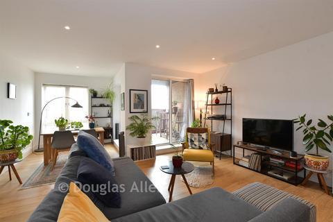 1 bedroom flat for sale, Bevan Court, London E10
