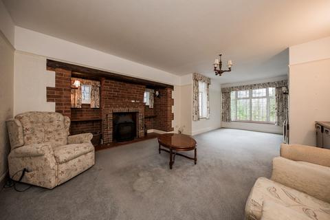 3 bedroom detached house for sale, High Street, Heathfield, TN21 0UP