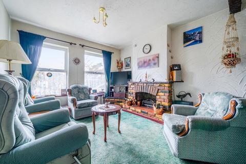 2 bedroom bungalow for sale, Worplesdon Road, Surrey GU3