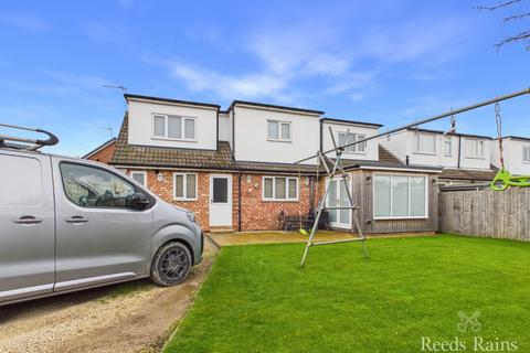 4 bedroom link detached house for sale, Maulson Drive, Hull HU11