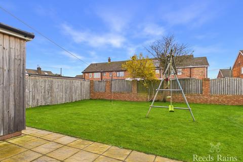 4 bedroom link detached house for sale, Maulson Drive, Hull HU11