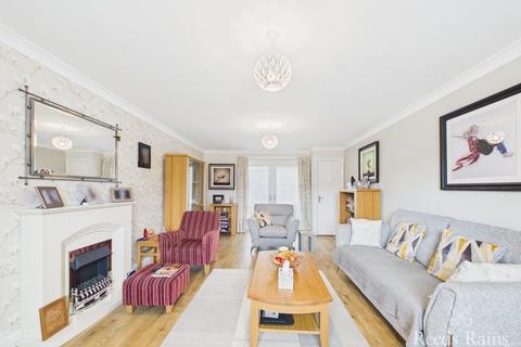 4 bedroom link detached house for sale, Maulson Drive, Hull HU11