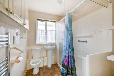 1 bedroom flat for sale, Chichester Close, Hampton, TW12