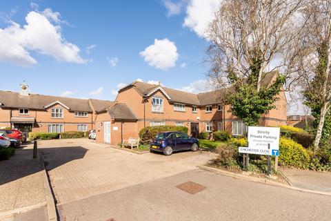 1 bedroom flat for sale, Chichester Close, Hampton, TW12