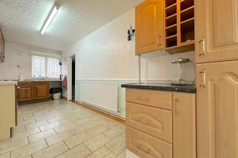 2 bedroom semi-detached house for sale, Silvester Road, Wolverhampton WV14