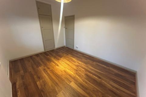 2 bedroom flat to rent, Wallington, Surrey SM6
