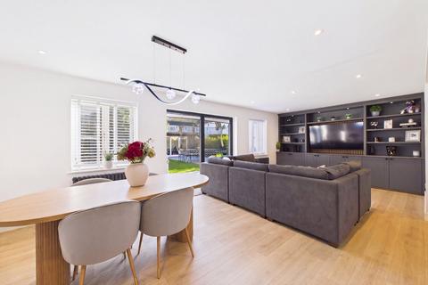 4 bedroom detached house for sale, Closeworth Road, Farnborough, Hampshire, GU14