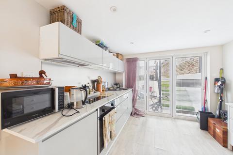 1 bedroom flat to rent, Alma Road, Windsor, Berkshire, SL4