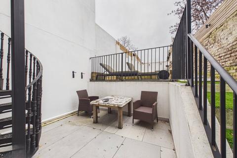 1 bedroom flat to rent, Alma Road, Windsor, Berkshire, SL4