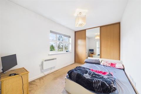2 bedroom flat for sale, Aphelion Way, Reading, Berkshire, RG2