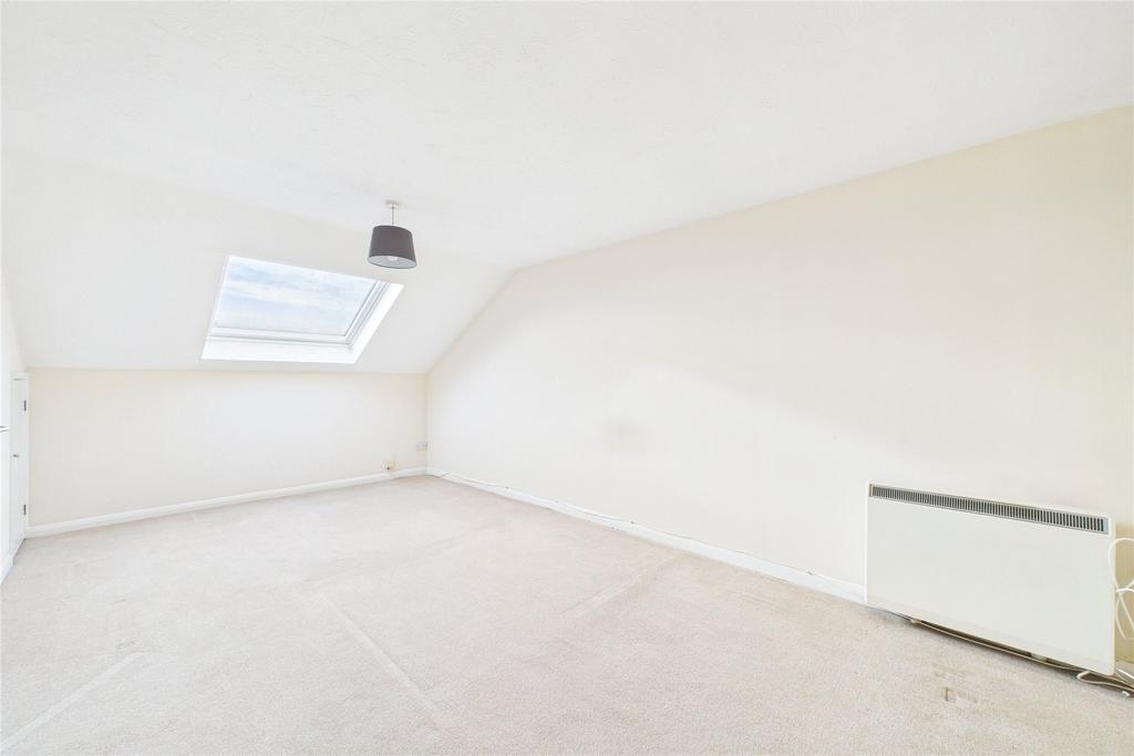 Apartment in Reading - View 4