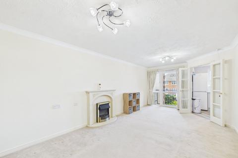 1 bedroom retirement property for sale, Yorktown Road, College Town, Sandhurst, Berkshire, GU47