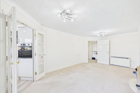 1 bedroom retirement property for sale, Yorktown Road, College Town, Sandhurst, Berkshire, GU47