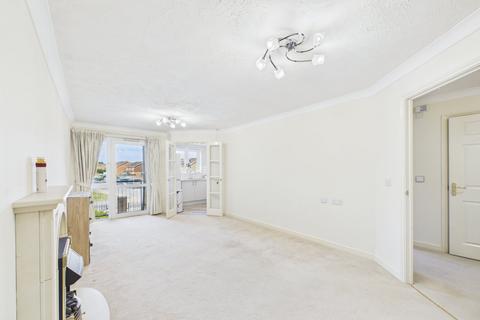 1 bedroom retirement property for sale, Yorktown Road, College Town, Sandhurst, Berkshire, GU47