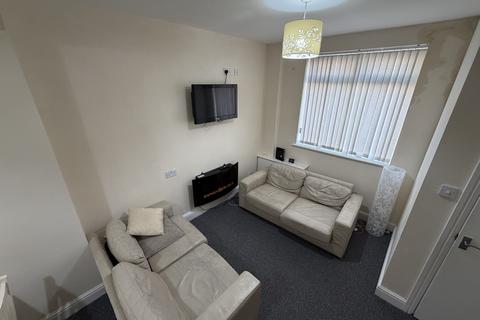 3 bedroom terraced house for sale, London Road, Stoke-on-Trent ST4