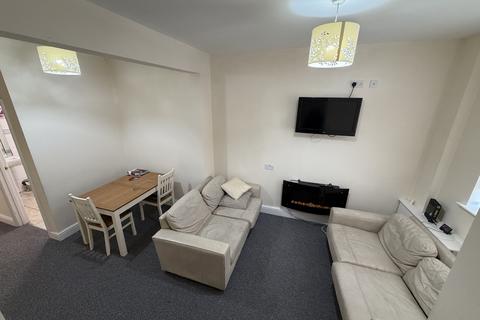 3 bedroom terraced house for sale, London Road, Stoke-on-Trent ST4