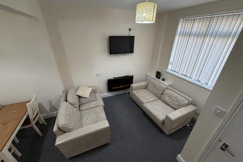 3 bedroom terraced house for sale, London Road, Stoke-on-Trent ST4