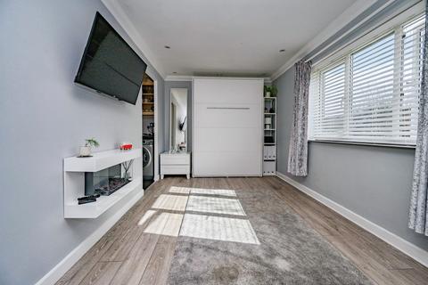 1 bedroom flat for sale, Sorrel Close, LUTON, Bedfordshire, LU3